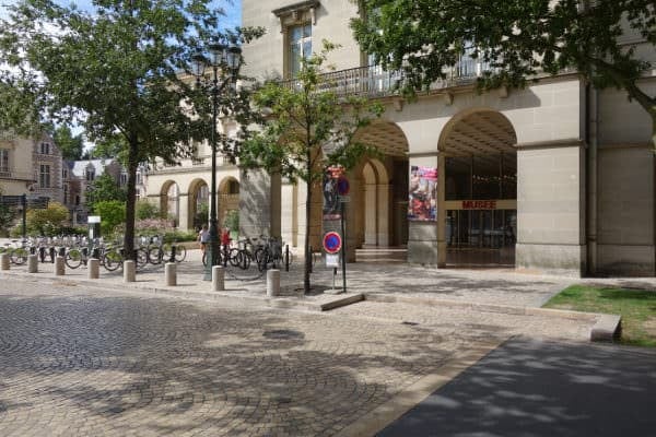 visite-guidee-orleans-les-pavillons-descures