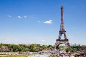 Photo : vue de Paris et de la Tour Eiffel pour illustrer l'offre de visites guidées à Paris, France