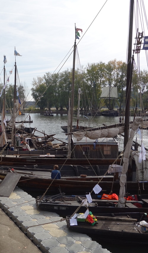 Photo d'un bateau sur la Loire pour illustrer la visite guidée des bords de Loire à Orléans.