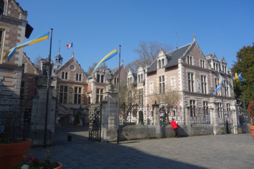 photo of the hôtel Groslot to illustrat the 2x2 hours Orléans Guided Tour.