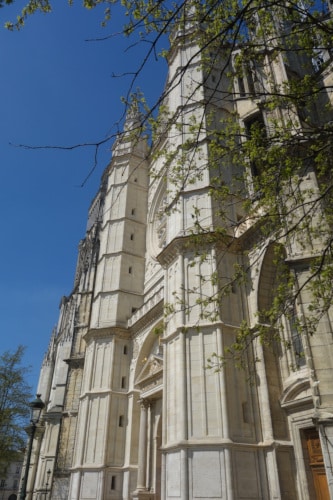 Photo transept sud de la cathédrale d'Orléans pour illustrer la visite guidée cathédrale d'Orléans ésotérique. Orléans, Val de Loire, France. 