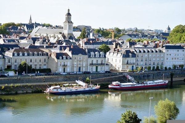 Foto de la ciudad de Angers, para ilustrar las visitas guiadas del valley del Loira.  