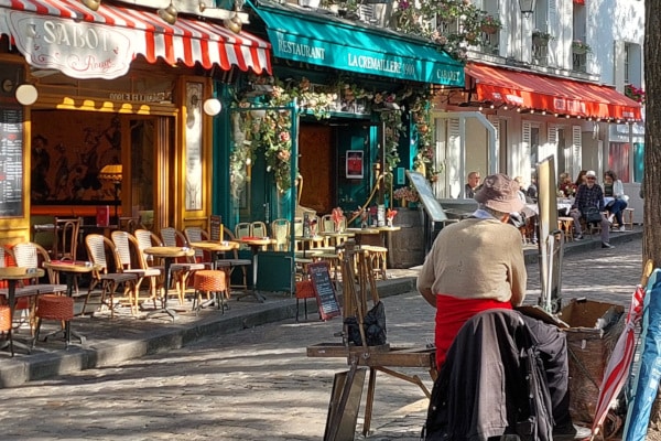 Photo of the place du tertre to illustrate the Montmartre Guided Tour in Paris, France.