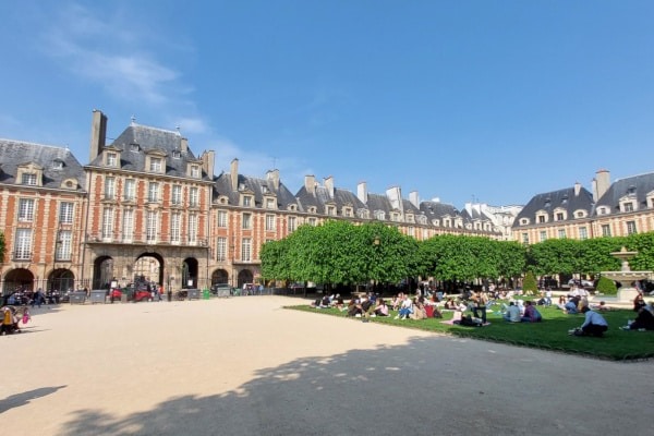Photo of Place des Vosges to illustrate Le Marais private tour, Paris, France.