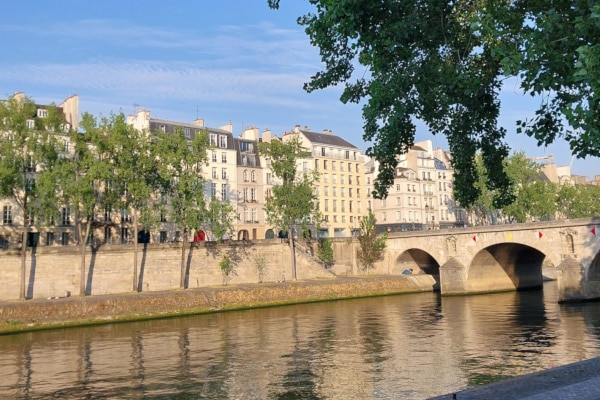 South Marais - Quay of the Seine River with Pont Marie in the background - Paris private tour.
