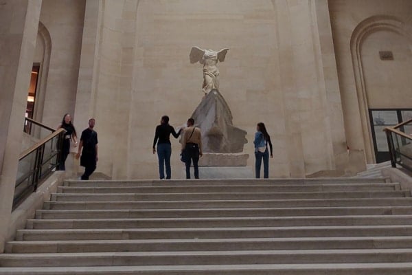 Photo of the Daru Staircase to illustrated the Louvre evening tour and the louvre by night tour (in the winter).