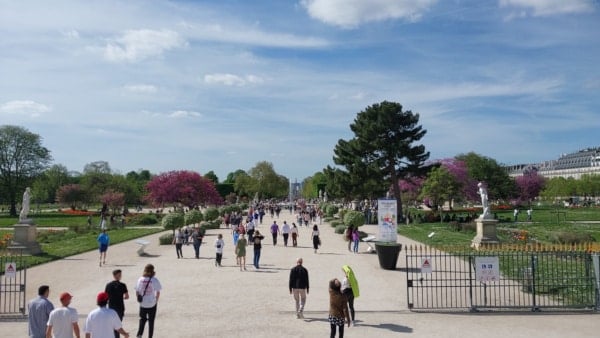 Tuileries Garden beginning of the garden Louvre side - April 12th 2024 - Broaden-horizons.fr