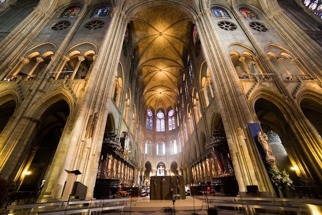 Notre-Dame, the choir and the ambulatory (chevet) from the transept before the April 2019 transept.