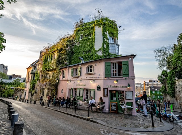Montmartre, the Maison Rose, one of the top Instagram photo spots in Paris.
